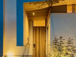 ｔ邸 - 包み込む -, Ju Design 建築設計室 Ju Design 建築設計室 Couloir, entrée, escaliers modernes