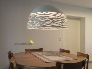 Lichtgestaltung in Wohnhaus, Lichtlandschaften Lichtlandschaften モダンデザインの ダイニング 金属