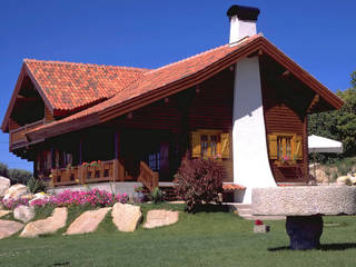 RUSTICASA | 100 projetos | Portugal + Espanha, RUSTICASA RUSTICASA Wooden houses ٹھوس لکڑی Multicolored