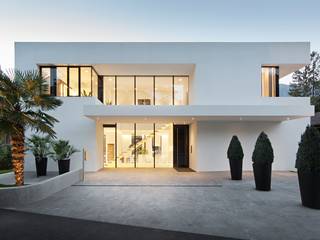 Casa M, monovolume architecture design monovolume architecture design Moderne Häuser Stahlbeton Weiß