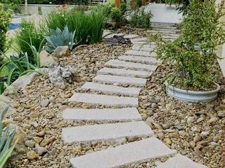 Caminho e paisagismo com pedras, Bizzarri Pedras Bizzarri Pedras Jardines de estilo rústico Piedra