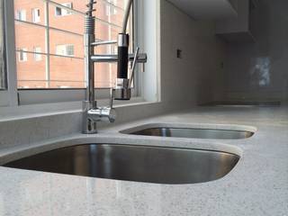 Topes en Cuarzo Blanco Diamante, Revestimientos La Cantera c.a. Revestimientos La Cantera c.a. Modern kitchen کوارٹج