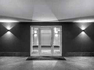 RossiniGroup illumina il nuovo complesso “Residenza La Quercia”, Rossini Illuminazione Rossini Illuminazione Modern Corridor, Hallway and Staircase