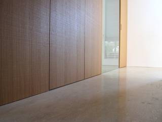 Appartamento LA, Alessandro Villa architetto Alessandro Villa architetto Minimalist corridor, hallway & stairs