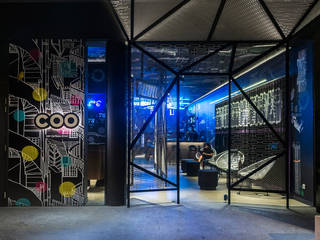 COO Boutique Hostel and Sociatel, MinistryofDesign MinistryofDesign Espacios comerciales