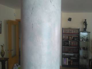 Pintura decorativa de columna de hormigón imitando a mármol gris, Trestepintan Trestepintan
