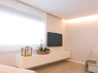 REFORMA PISO DONOSTIA, Rooms de Cocinobra Rooms de Cocinobra Mediterranean style living room