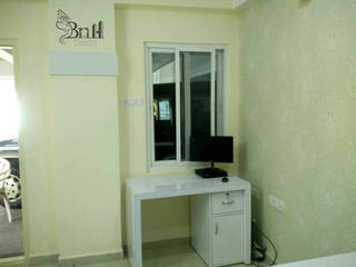 Home Office, BNH DESIGNERS BNH DESIGNERS Phòng học/văn phòng phong cách tối giản Ván ép