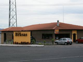 RESTAURANTE LAS BRASAS, ARQUITECTOS BARRERA OSORIO ARQUITECTOS BARRERA OSORIO Espacios comerciales