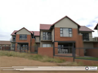 Crassula, Townhouse Development, Property Commerce Architects Property Commerce Architects Modern home