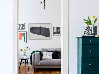 Home Staging in Berlin: Eine Altbauwohnung wird in Szene gesetzt, mlindstedt mlindstedt Modern living room