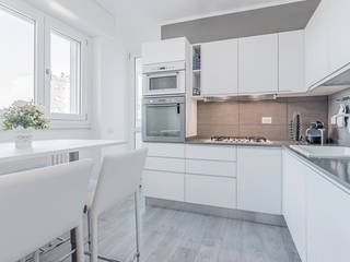 Ristrutturazione appartamento di 82 mq a Milano, San Siro, Facile Ristrutturare Facile Ristrutturare Cocinas de estilo moderno