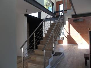 Casa Country, Grupo PZ Grupo PZ Pasillos, vestíbulos y escaleras modernos
