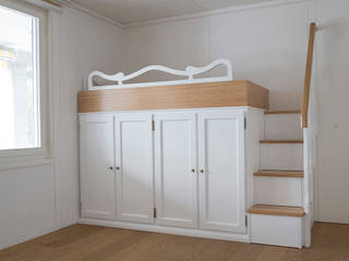 Recuperare spazio con letti a ponte attrezzati., Falegnameria Grelli Falegnameria Grelli Classic style bedroom