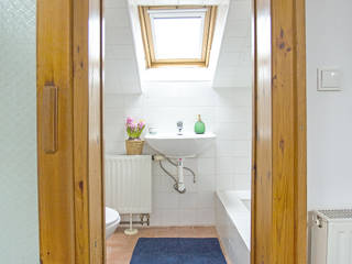 Apartment in Mala Strana #1, Stag Pads International Ltd. Stag Pads International Ltd. Scandinavian style bathroom