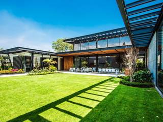 CASA A, ARQUITECTUM ARQUITECTUM Modern houses Metal