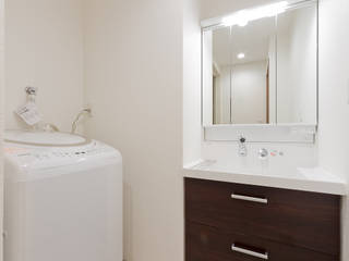 限られたスペースを広々空間へ, 有限会社ミオ・デザイン 有限会社ミオ・デザイン Asian style bathroom