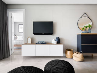 The V&A Marina & The Waterclub Apartments Project, MINC DESIGN STUDIO MINC DESIGN STUDIO Scandinavian style living room