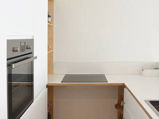 Appartamento C, studiovert studiovert Kitchen Wood Wood effect