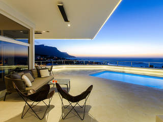 Camps Bay House 1, GSQUARED architects GSQUARED architects Дома в стиле минимализм Белый