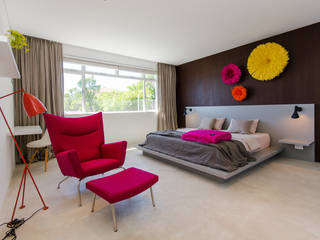 Camps Bay House 1, GSQUARED architects GSQUARED architects Minimalist bedroom Engineered Wood Pink