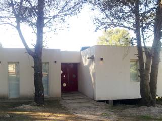 CASA L - VILLA VENTANA - COMARCA TURÍSTICA SIERRA DE LA VENTANA - PROVINCIA DE BUENOS AIRES, MSA ESTUDIO DE ARQUITECTURA MSA ESTUDIO DE ARQUITECTURA Casas modernas: Ideas, diseños y decoración Arenisca