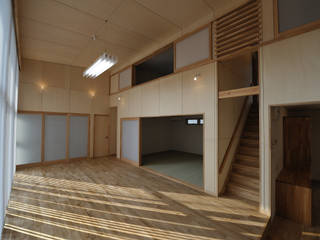 コンパクトな家, 杉浦建築計画事務所 杉浦建築計画事務所 Minimalist walls & floors Plywood