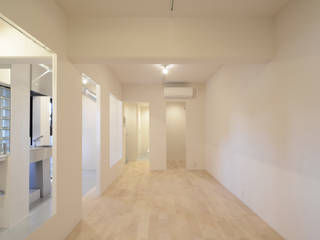 Exterior Room & Interior Room, 関口太樹+知子建築設計事務所 関口太樹+知子建築設計事務所 モダンデザインの リビング 木 白色
