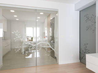 REFORMA ITURRAMA EN PAMPLONA, Rooms de Cocinobra Rooms de Cocinobra Modern style doors