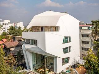 THE ORIGAMI HOUSE , SANJAY PURI ARCHITECTS SANJAY PURI ARCHITECTS Rumah Modern