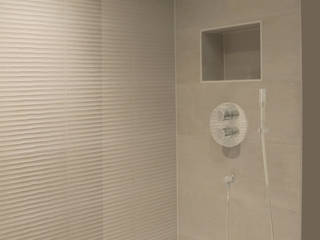 SALLE DE BAIN A STRASBOURG, Agence ADI-HOME Agence ADI-HOME Phòng tắm phong cách hiện đại Đá sa thạch Beige