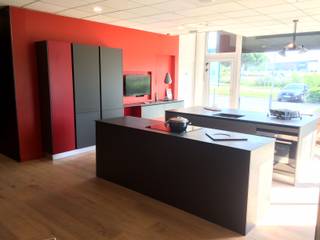 Exposition Kyra Lavagna, Creo Kitchens montpellier Creo Kitchens montpellier Modern kitchen