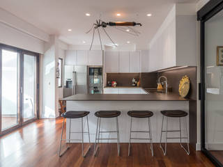 Uma casa dedicada à arte, Architect Your Home Architect Your Home Eclectic style kitchen