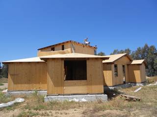 Realizzazione casa in bioedilizia costruita in legno con tecnologia X-lam, SOGEDI costruzioni SOGEDI costruzioni Casas mediterráneas