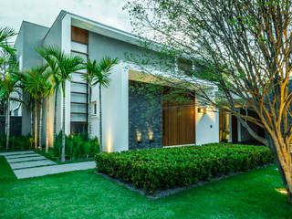 Paisagismo Residencial, Le Jardin Arquitectura Paisagística Le Jardin Arquitectura Paisagística トロピカルな 庭