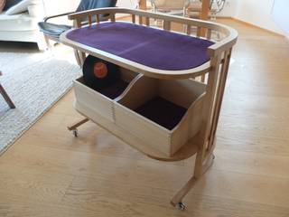 Grammophon Tisch, Möbelwerkstatt Cadot Möbelwerkstatt Cadot Moderne Wohnzimmer