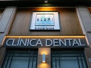 CLINICA DENTAL ALARI, SENZA ESPACIOS SENZA ESPACIOS Commercial spaces