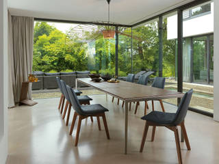 tak Tisch, TEAM 7 Natürlich Wohnen GmbH TEAM 7 Natürlich Wohnen GmbH Modern dining room