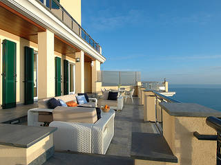 Интерьеры апартаментов в Италии , Archdetail Archdetail Balcones y terrazas eclécticos