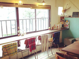 cafe shizuku, 空間設計カラー店舗設計事務所 空間設計カラー店舗設計事務所 مساحات تجارية خشب نقي Multicolored