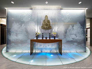 萬松寺 納骨堂「彩蓮」, 藤村デザインスタジオ / FUJIMURA DESIGIN STUDIO 藤村デザインスタジオ / FUJIMURA DESIGIN STUDIO Commercial spaces Glass White