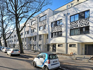 Mendelkarree, Townhouses in Berlin Pankow, büro13 architekten büro13 architekten モダンな 家 コンクリート