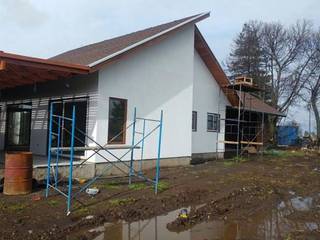 Casa El Huertón, San Cristobal hnos constructora San Cristobal hnos constructora منازل