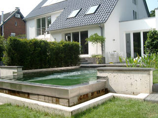 Minimalistischer Poolgarten, 2kn Architekt + Landschaftsarchitekt 2kn Architekt + Landschaftsarchitekt Minimalist pool Stone Blue