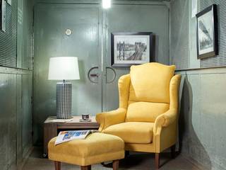 Sonnenfarbe Gelb, Dekoria GmbH Dekoria GmbH Classic style living room Textile Yellow Sofas & armchairs