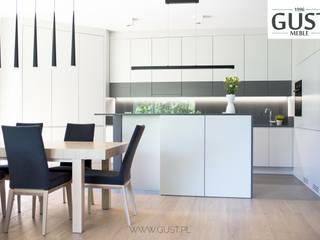 Mieszkanie na Gocławiu, GUST MEBLE GUST MEBLE Modern kitchen MDF