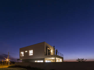 SG House, Taguá Arquitetura Taguá Arquitetura Minimalist house White