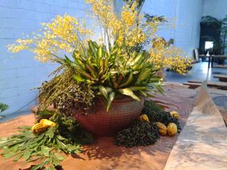 Arranjos de flores tropicais., Edu Leal Paisagismo Edu Leal Paisagismo مساحات تجارية