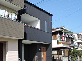 高槻の家・緑を楽しむ家, 大野アトリエ 大野アトリエ Casas estilo moderno: ideas, arquitectura e imágenes Metal