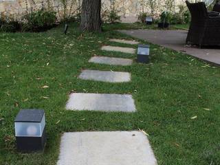 Jardín privado vivienda adosada, SOiL arquitectura del paisaje SOiL arquitectura del paisaje Minimalist style garden Concrete Grey